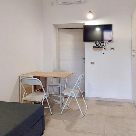 Appartamento bilocale 2 posti vicino al centro San Teodoro  Esterno foto