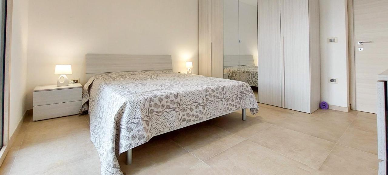 Appartamento bilocale 2 posti vicino al centro San Teodoro  Esterno foto