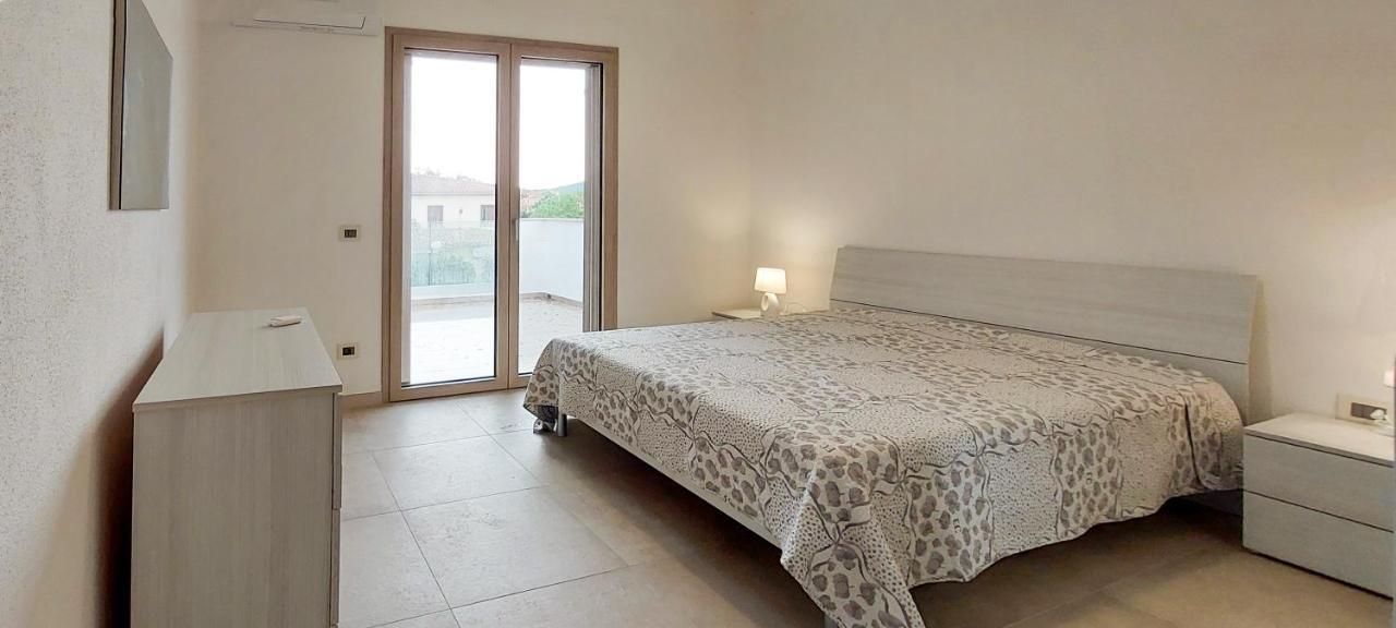 Appartamento bilocale 2 posti vicino al centro San Teodoro  Esterno foto