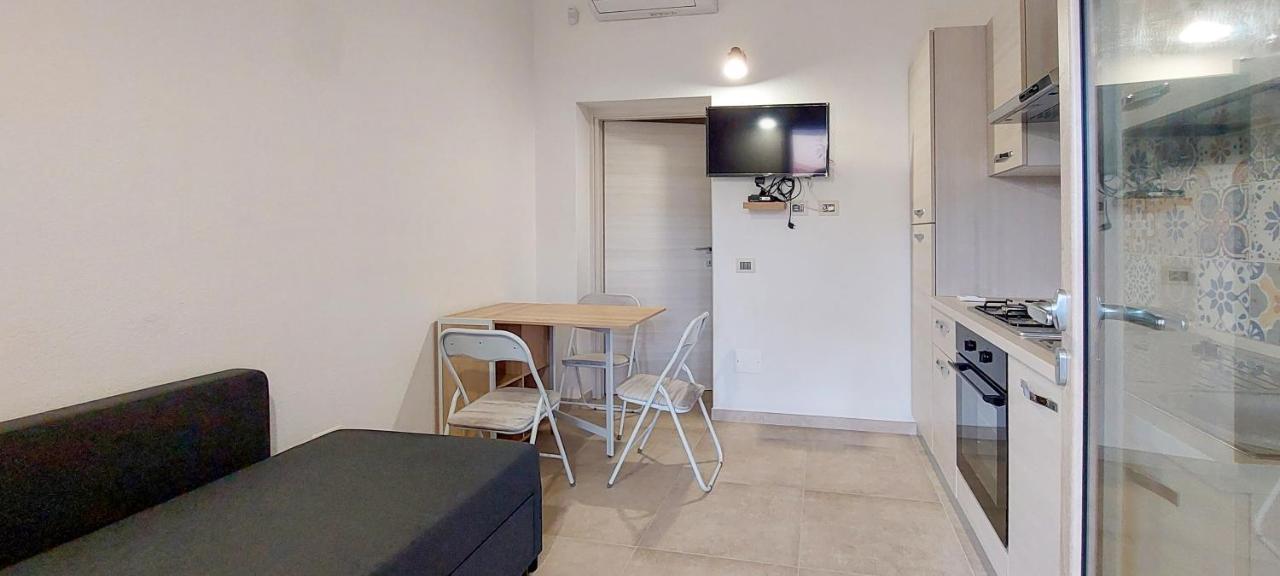 Appartamento bilocale 2 posti vicino al centro San Teodoro  Esterno foto